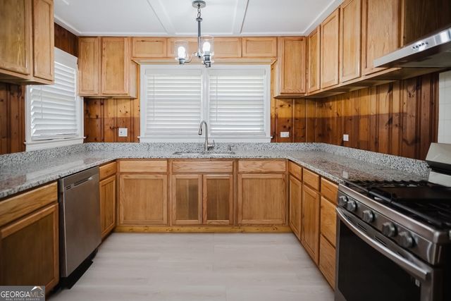 348 School Road, Hampton, GA 30228