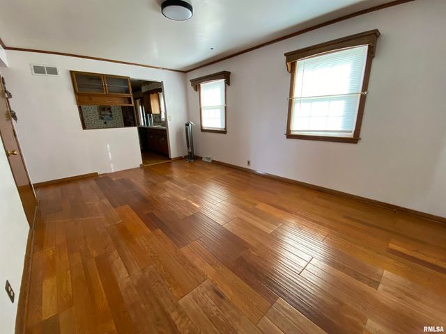 166 PARK PLAZA Drive, Canton, IL 61520