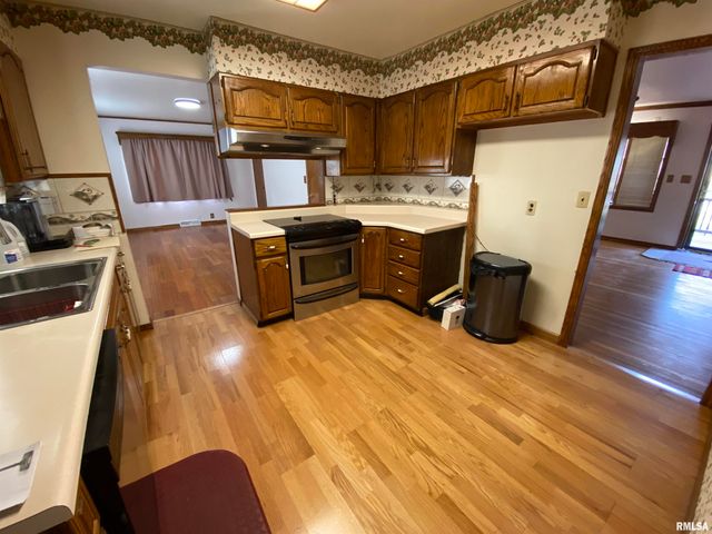 166 PARK PLAZA Drive, Canton, IL 61520