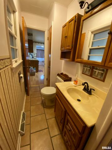 166 PARK PLAZA Drive, Canton, IL 61520