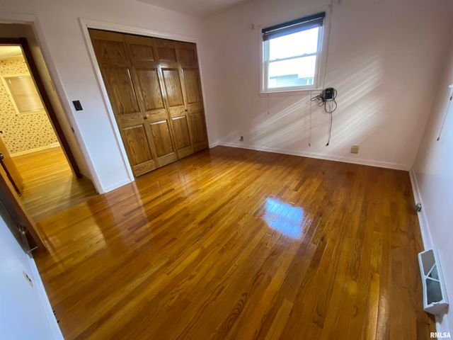 166 PARK PLAZA Drive, Canton, IL 61520