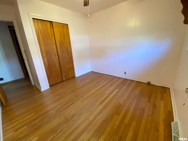 166 PARK PLAZA Drive, Canton, IL 61520