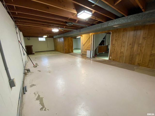 166 PARK PLAZA Drive, Canton, IL 61520