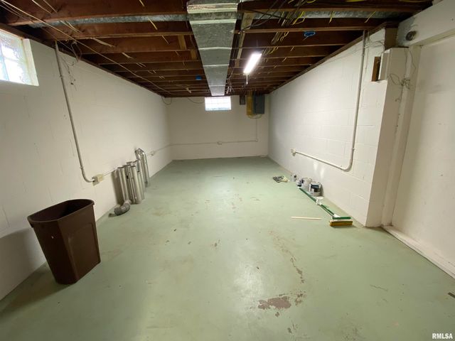 166 PARK PLAZA Drive, Canton, IL 61520