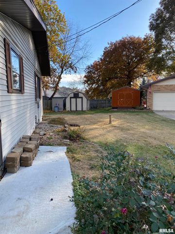 166 PARK PLAZA Drive, Canton, IL 61520