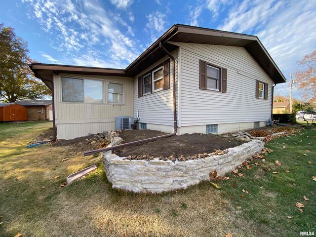 166 PARK PLAZA Drive, Canton, IL 61520