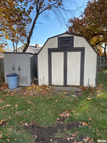 166 PARK PLAZA Drive, Canton, IL 61520