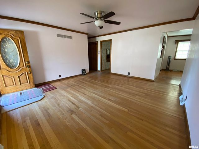 166 PARK PLAZA Drive, Canton, IL 61520