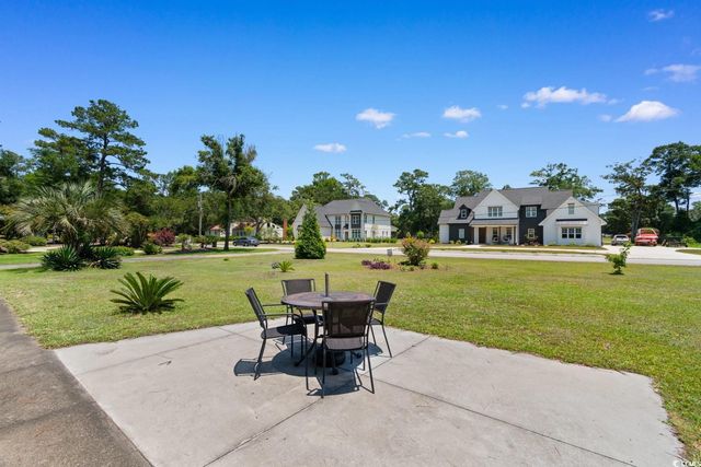 207 Green Lake Dr., Myrtle Beach, SC 29572