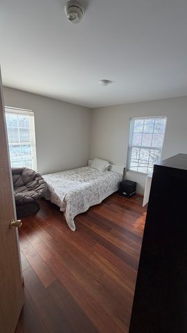 1704 Sebastian Road, Woodstock, IL 60098