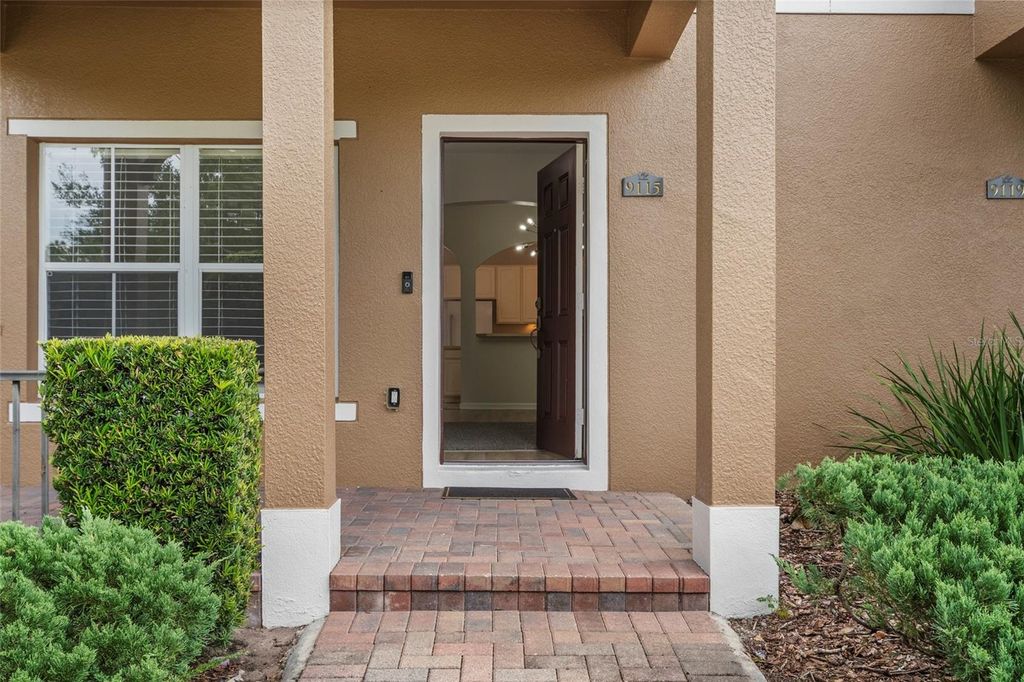 Image 3 of property listing at 9115 HUNTERS MILL DRIVE, Orlando, FL 32832