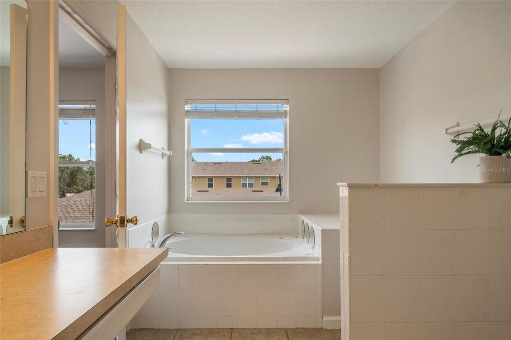 Image 31 of property listing at 9115 HUNTERS MILL DRIVE, Orlando, FL 32832
