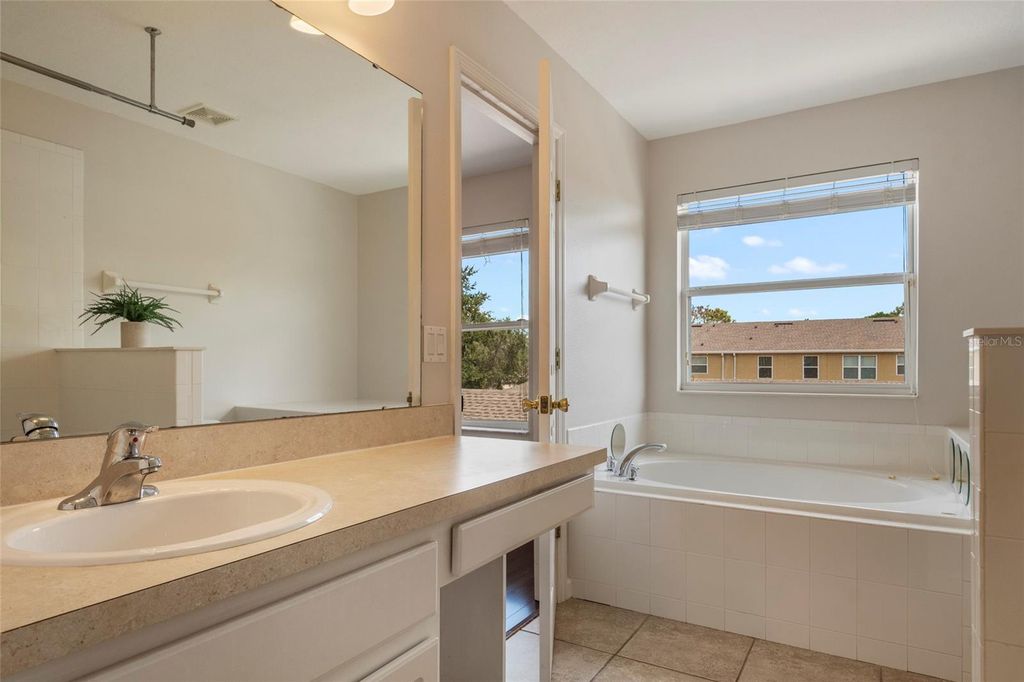 Image 32 of property listing at 9115 HUNTERS MILL DRIVE, Orlando, FL 32832