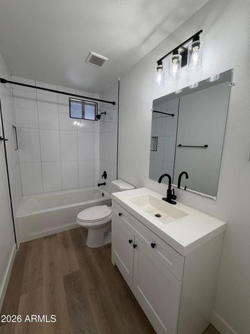 302 E Monte Vista Road C8, Phoenix, AZ 85004