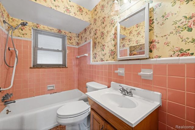 15093 White Avenue, Allen Park, MI 48101