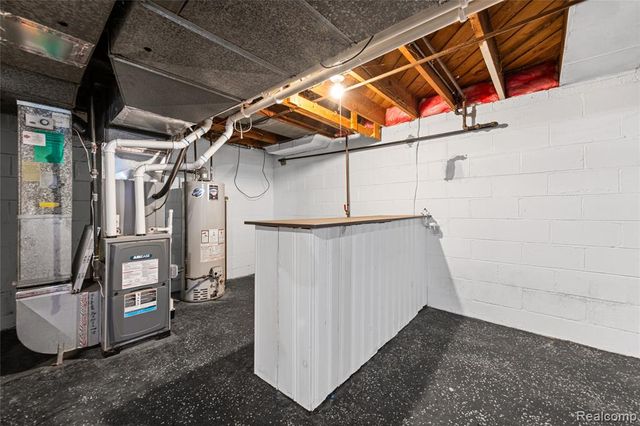 15093 White Avenue, Allen Park, MI 48101