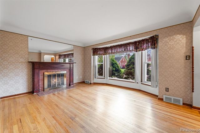 15093 White Avenue, Allen Park, MI 48101