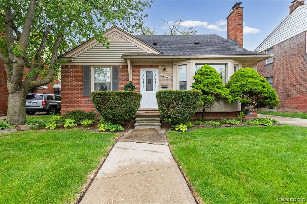 15093 White Avenue, Allen Park, MI 48101