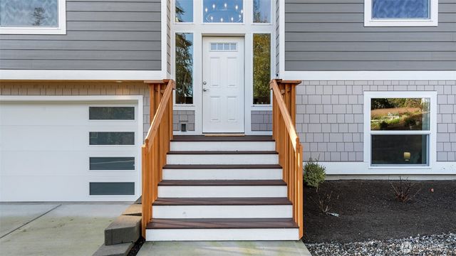 40 Trader Lane, Port Ludlow, WA 98365