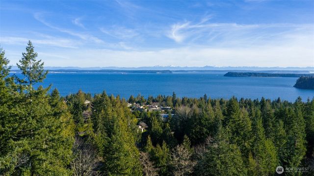 40 Trader Lane, Port Ludlow, WA 98365