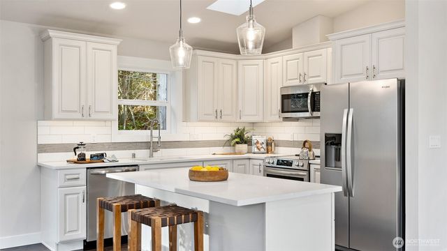 40 Trader Lane, Port Ludlow, WA 98365