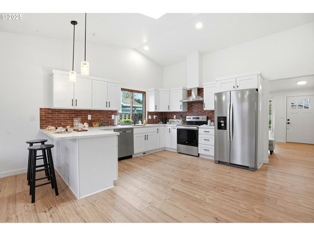 7259 Se HARNISH St, Hillsboro, OR 97123