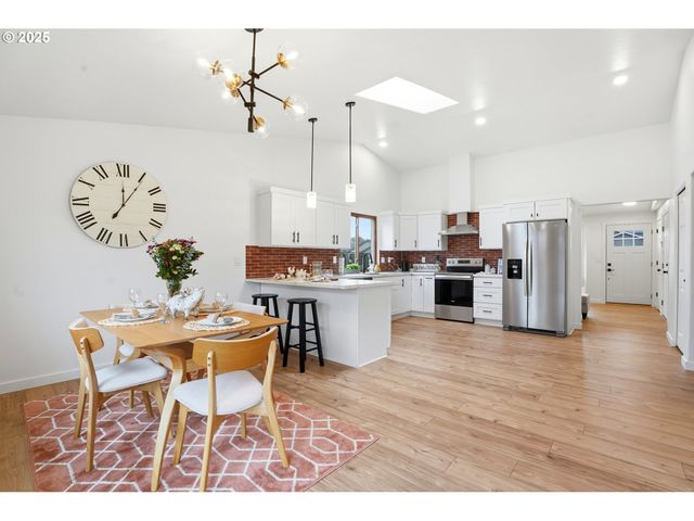 7259 Se HARNISH St, Hillsboro, OR 97123