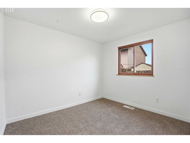 7259 Se HARNISH St, Hillsboro, OR 97123