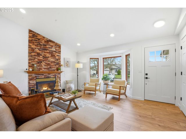 7259 Se HARNISH St, Hillsboro, OR 97123