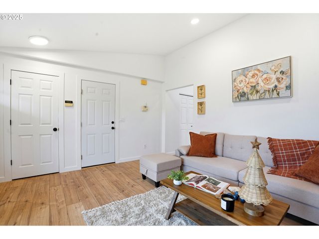 7259 Se HARNISH St, Hillsboro, OR 97123