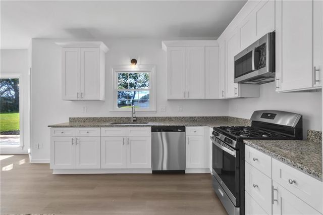 9757 Washington Circle, Jonesboro, GA 30238