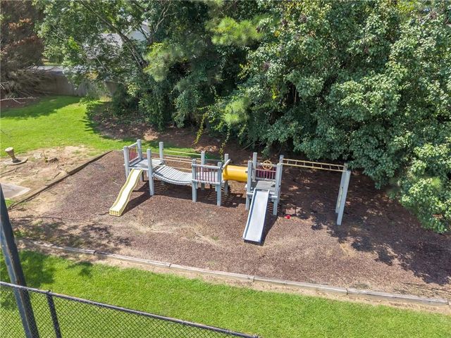 9757 Washington Circle, Jonesboro, GA 30238