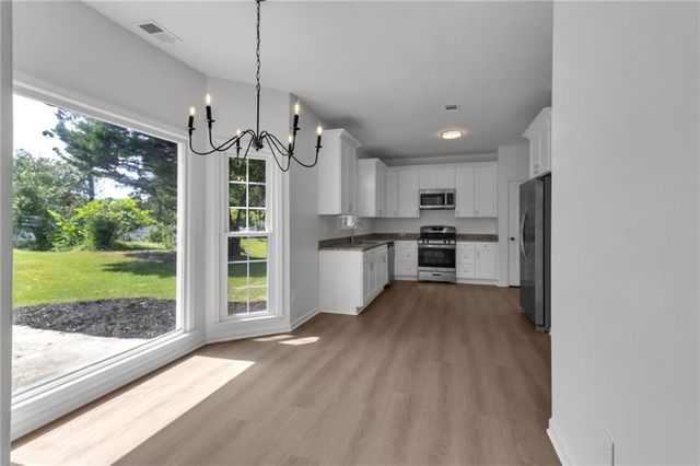 9757 Washington Circle, Jonesboro, GA 30238