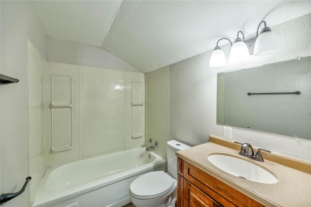 428 Lakewood Drive, Trinity, TX 75862
