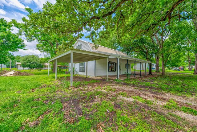 428 Lakewood Drive, Trinity, TX 75862