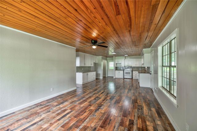 428 Lakewood Drive, Trinity, TX 75862