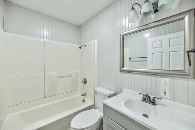 428 Lakewood Drive, Trinity, TX 75862