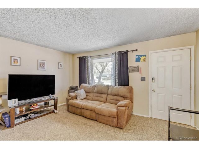910 Dogwood Ave, Fort Lupton, CO 80621