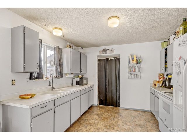 910 Dogwood Ave, Fort Lupton, CO 80621
