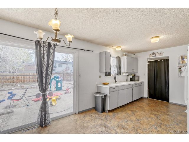 910 Dogwood Ave, Fort Lupton, CO 80621