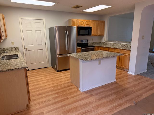 9034 Limestone Hill, San Antonio, TX 78254
