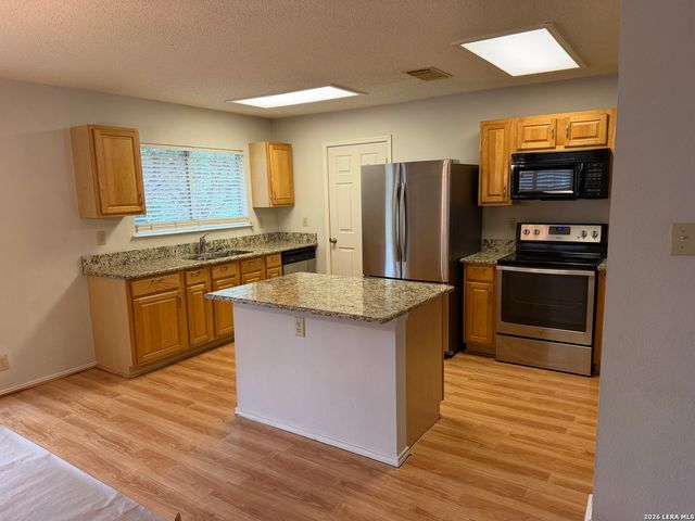 9034 Limestone Hill, San Antonio, TX 78254