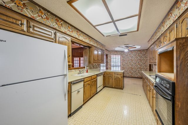 7720 Lone Moor Circle, Dallas, TX 75248