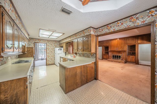 7720 Lone Moor Circle, Dallas, TX 75248
