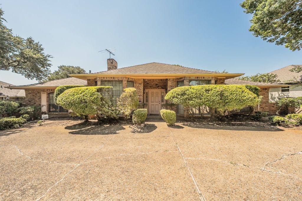 7720 Lone Moor Circle, Dallas, TX 75248