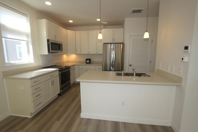 159 Allston St. 3, Cambridge, MA 02139