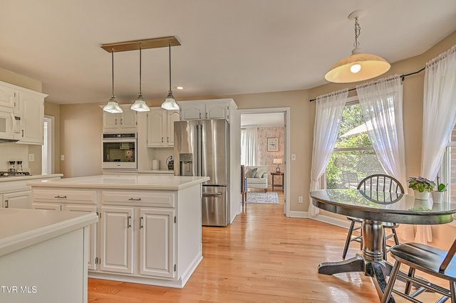 1032 Rotherwood Drive, Kingsport, TN 37660