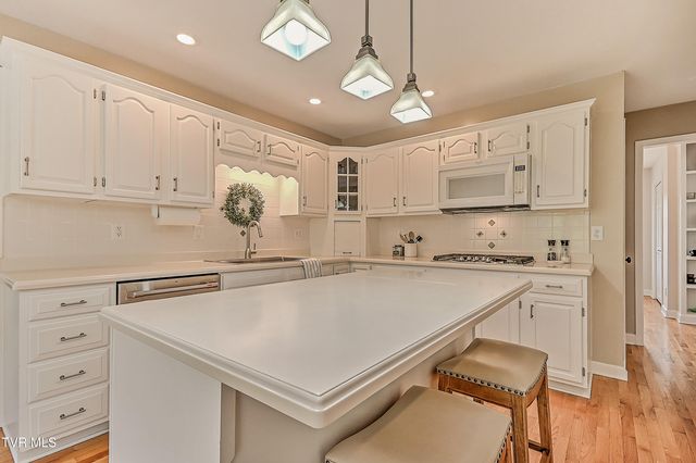 1032 Rotherwood Drive, Kingsport, TN 37660