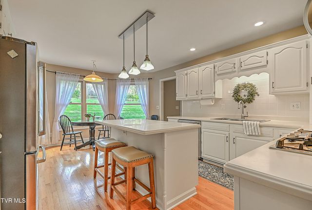 1032 Rotherwood Drive, Kingsport, TN 37660