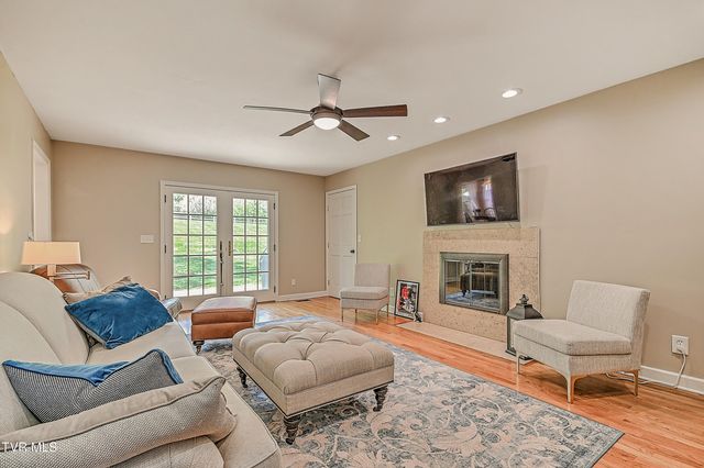 1032 Rotherwood Drive, Kingsport, TN 37660